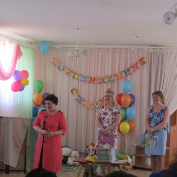 proshchanie-s-detskim-sadom-gruppa-skazka16