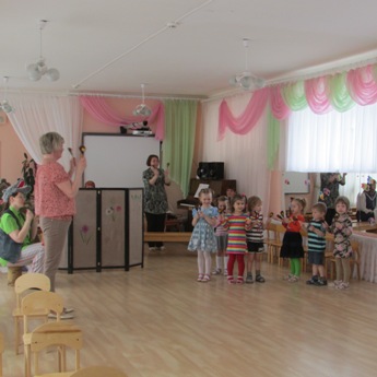 detskij-sad-lumikello-igraem-v-teatr2