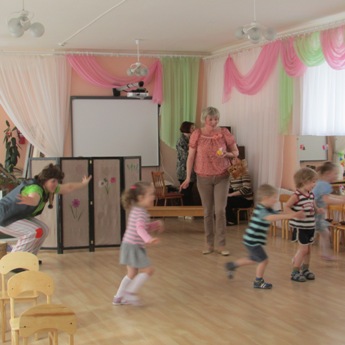 detskij-sad-lumikello-igraem-v-teatr5